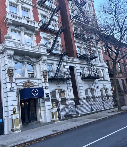 Stylish & Spacious 2BR Apartment in the Heart of Harlem, close to Transportation