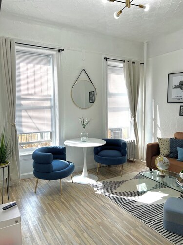 Stylish & Spacious 2BR Apartment in the Heart of Harlem, close to Transportation