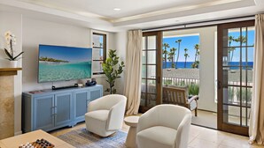 Smart TV, fireplace, video games, ping pong - Walk to Beach Lux Oceanview Retreat with Bikes (San Clemente)