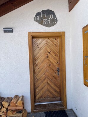 Exterior detail - La Farandole - Large chalet with a view of the MatterhornRooms3 bedrooms in total2 bedrooms with 2 s (St-Luc)