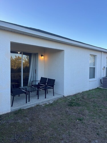 Charming 3-bedroom house with AC in Tampa/Riverview/fenced back yard