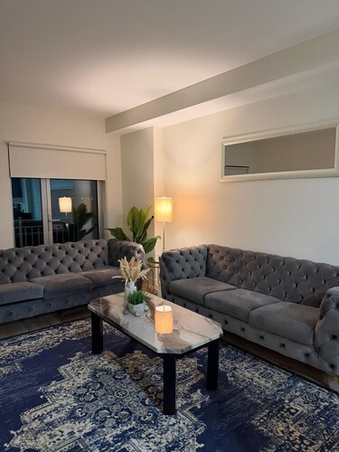 2-Bedroom Apartmemt with balcony & A/C unit , just a short drive from NYC.