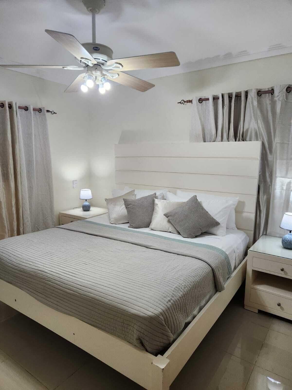 Basic House | Iron/ironing board, free WiFi