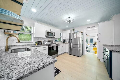 Withlacoochee Waterfront Dock Home on Lake Rousseau - Fisherman's Dream!