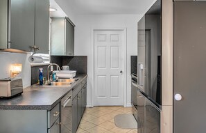 Private kitchen - Bear Breeze on Kenwood - Waco/Magnolia/BU (Waco)