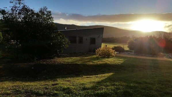 Property grounds - Blaze Rock Retreat (Pomonal)