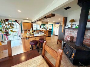 Interior - Hot Tub, Modern Farmhouse, Avian activity & Lake View Retreat in Shingle Springs (Shingle Springs)