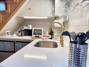 Micro-ondes, four, plaque de cuisson, lave-vaisselle