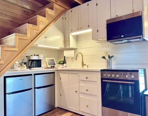 Microwave, oven, stovetop, dishwasher