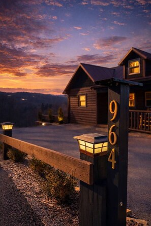 Exterior detail - Luxury Cabin, Hot Tub and stunning Mountain Views (Gatlinburg)