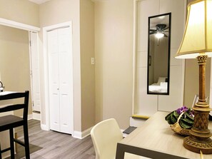 1 habitación, internet y ropa de cama