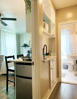 Interior - UInn-At UPenn; 3B;Cozy studio apartment (Philadelphia)