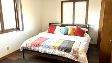 2 soverom, reiseseng for barn, wi-fi (inkludert) og sengetøy