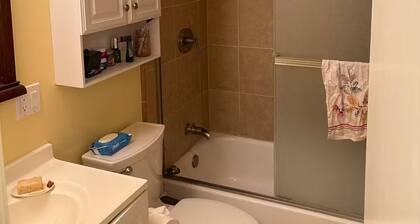 Cozy 1-bedroom stay in adorable Atascadero close to lake park and zoo.
