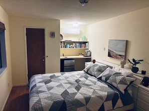 1 habitación, tabla de planchar con plancha, wifi y ropa de cama