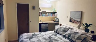 Cozy 1-bedroom stay in adorable Atascadero close to lake park and zoo.