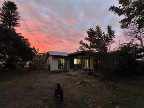 Exterior - Furnished house in Dunedin. Canal view. Close to Downtown, Beaches & Stadiums  (Dunedin)