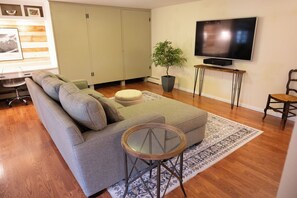 Smart TV, mesa de ping pong