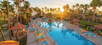 2 Bedroom 2 Bathroom Condo #606 - Beachfront Property – Perfect for Families