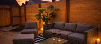 Modern One-Bedroom Retreat Walkable to Downtown and 10 minutes to waterfront