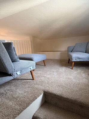 Interior - Modern One-Bedroom Retreat Walkable to Downtown and 10 minutes to waterfront (Vancouver)