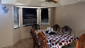 Unclassified image, 4 of 24, button - Charming 3-bedroom house with Fireplace & Mountain View’s in Rio Rancho (Rio Rancho)