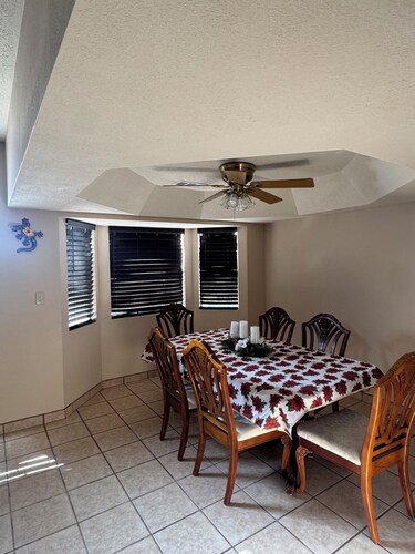 Charming 3-bedroom house with Fireplace & Mountain View’s in Rio Rancho