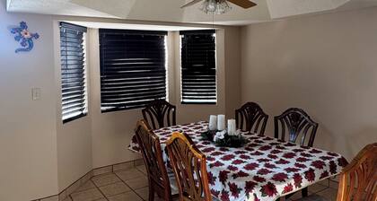 Charming 3-bedroom house with Fireplace & Mountain View’s in Rio Rancho