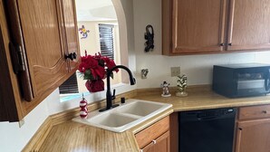 Unclassified image, 5 of 24, button - Charming 3-bedroom house with Fireplace & Mountain View’s in Rio Rancho (Rio Rancho)