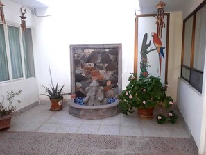 Familjelägenhet - utsikt mot bergen | Detalj exteriör