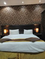 Apartamento estándar, vistas al valle | Ropa de cama de alta calidad y colchones con acolchado adicional