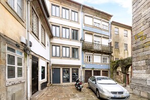 开间 (Standard Studio)