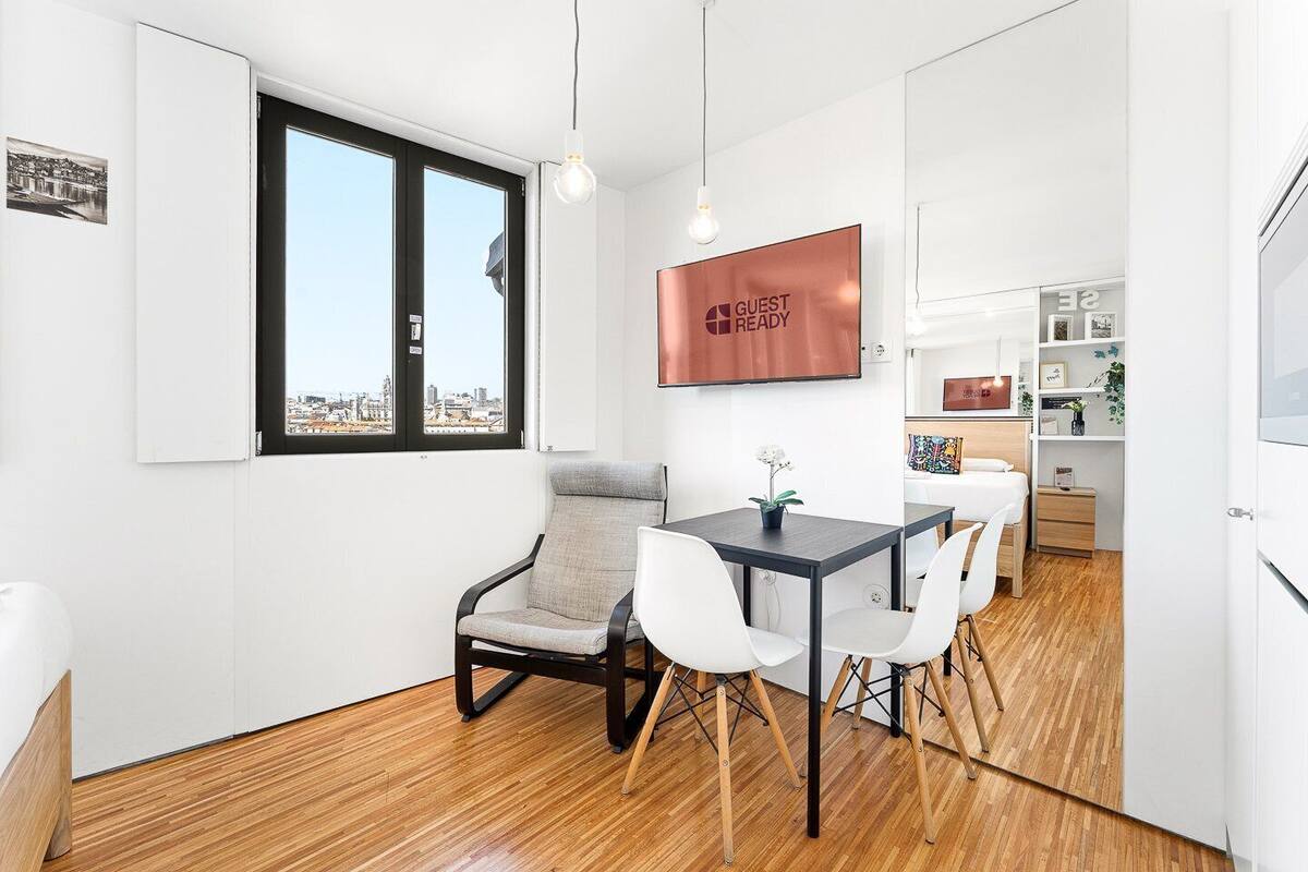 Studio (Standard Studio)