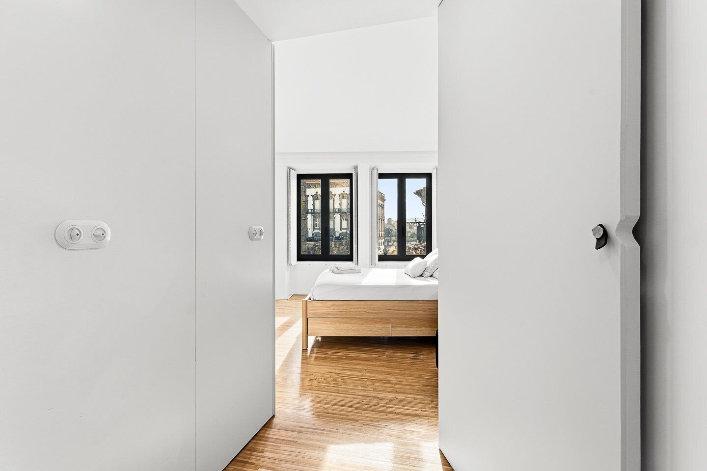 Studio (Studio with Street View)