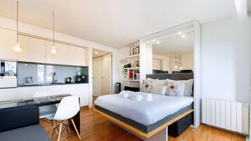 Studio (Standard Studio)