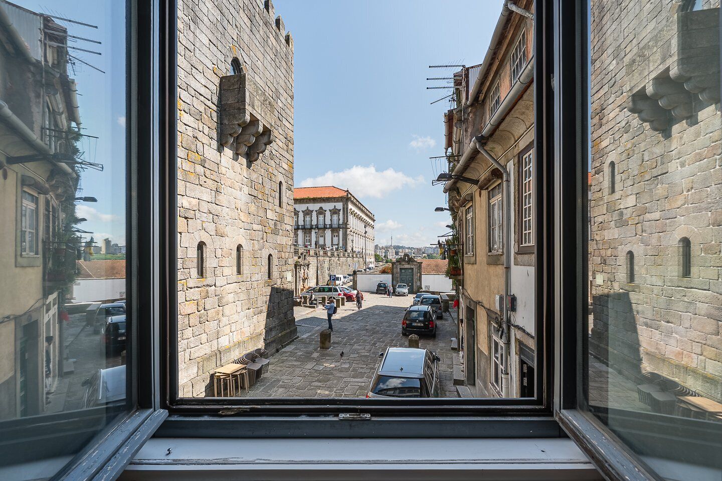 Studio (Studio with Street View)