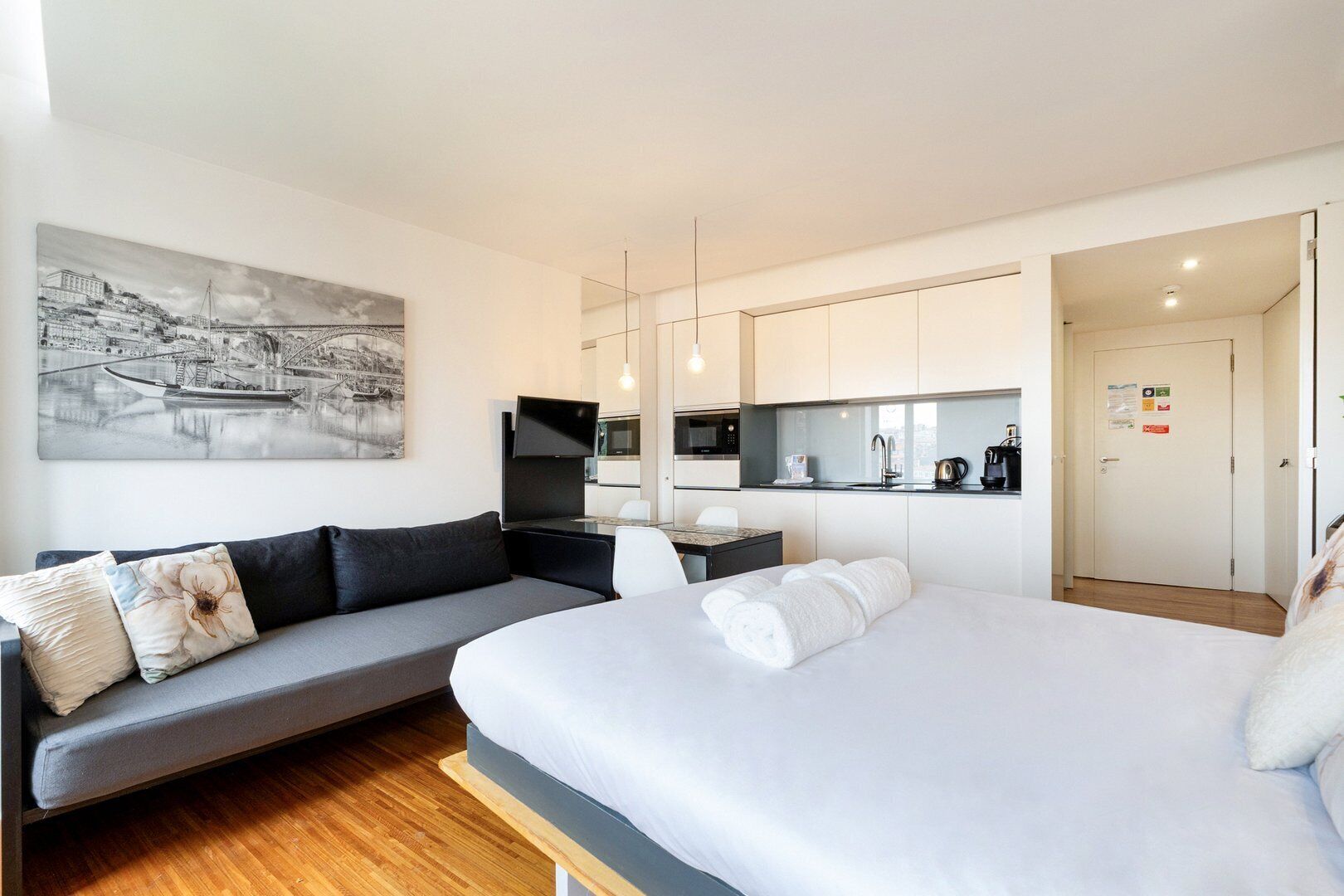 Studio (Standard Studio)