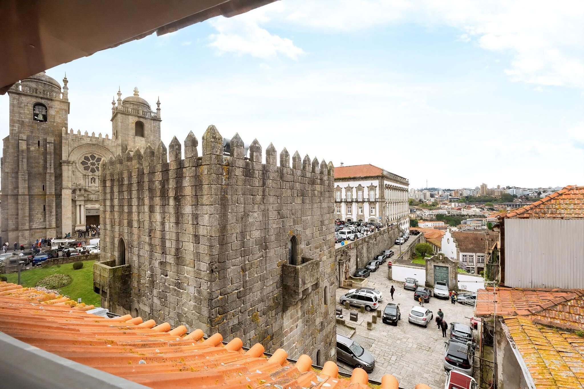 Studio (Superior Studio)