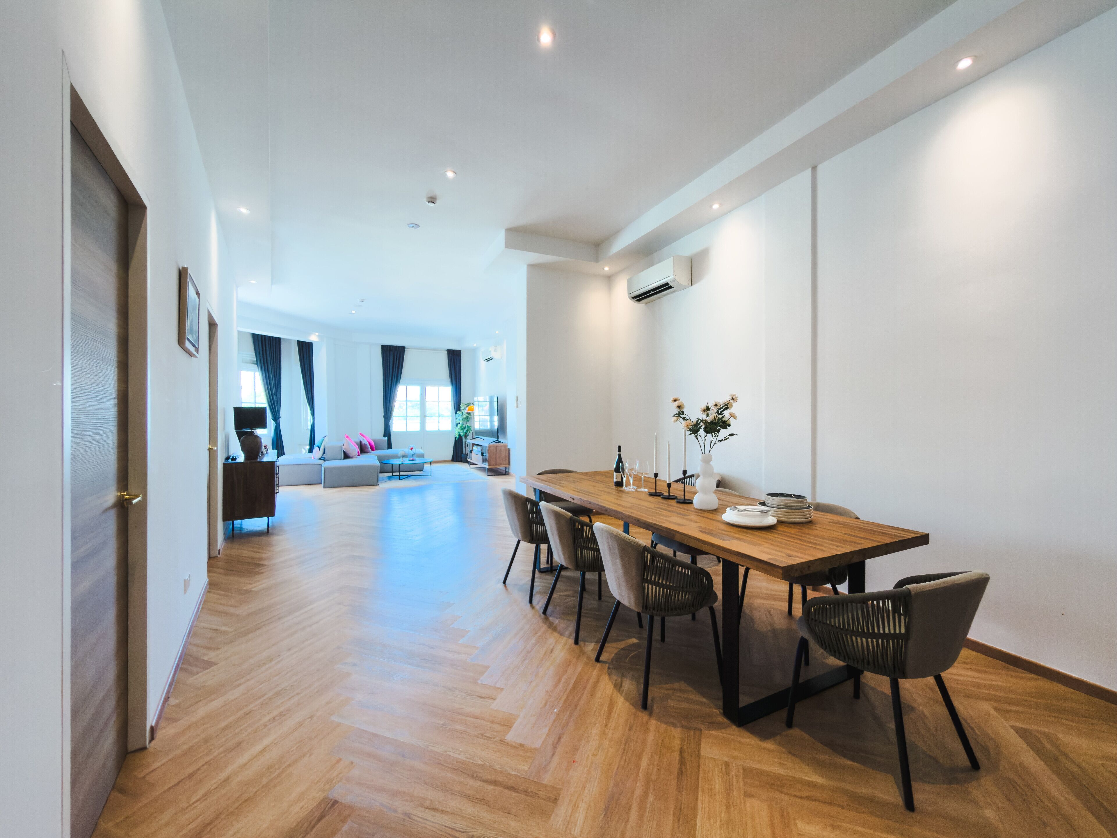 Family Apartment, 3 Bedrooms, Balcony, City View | Dining