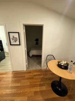 Interior - Delightful 1-bedroom barn with AC in vibrant Dallas (Dallas)