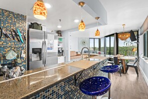 Private kitchen - Steps to the Beach-Sunbird Condo (Panama City Beach)