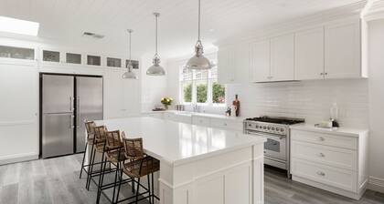 White Haven with Spa, Kew East