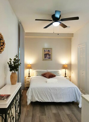 1 bedroom, WiFi, bed sheets - UInn-At UPenn; 1A; Cozy studio apartment (Philadelphia)