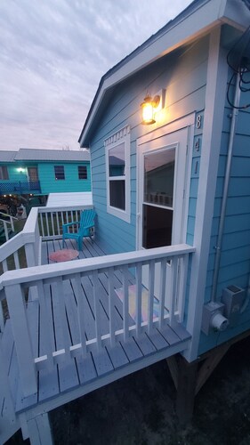 Brand New Tiny Home - 3 min Walk from Magnolia Beach in Port Lavaca with AC/Heat