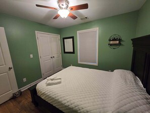 Room - 3-bedroom house in beautiful Greer (Greer)