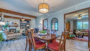 Interior - Casa Feathergrass (Roswell)