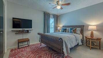 3 bedrooms, desk, iron/ironing board, travel crib