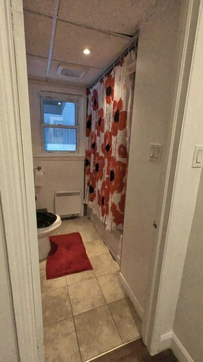 Hair dryer, towels, soap, toilet paper - 1-3630 All-inclusive 3-bedroom apartment, fully equipped (Trois-Rivières)