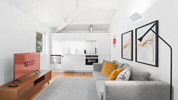 Apartment (One-Bedroom Apartment with City View) | Wohnzimmer