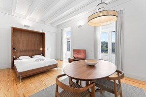 Studio (Deluxe Studio) | Dining - Guestready - D. Hugo Boutique Hotel B&B (Porto)